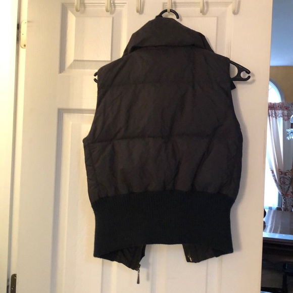 Add down vest - Picture 2 of 8
